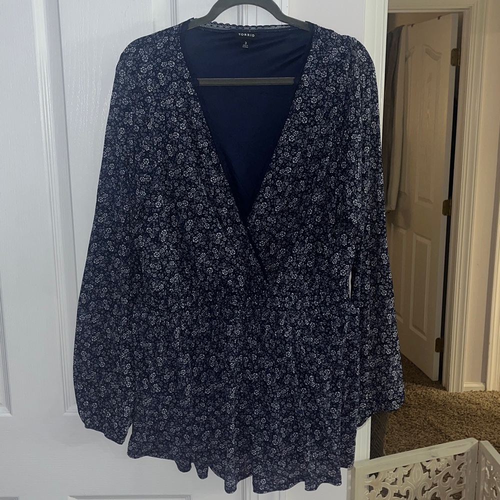 Torrid Surplice Babydoll top Olivia Ditsy navy and white Size 3 (3X 22/24) - Picture 4 of 7